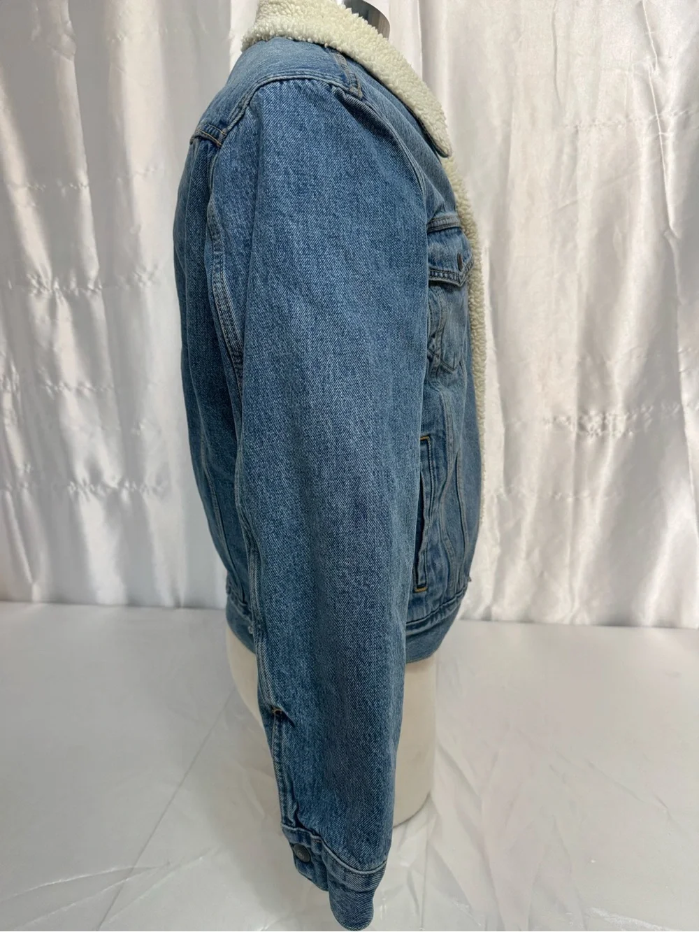Levi's Men's Denim Type III Sherpa Lined Trucker Jacket EUC